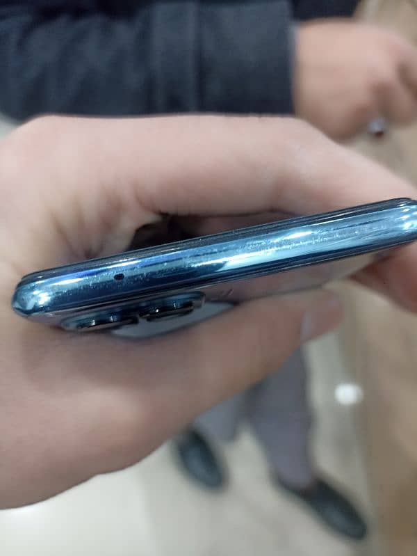 oppo f 17 Pro 2