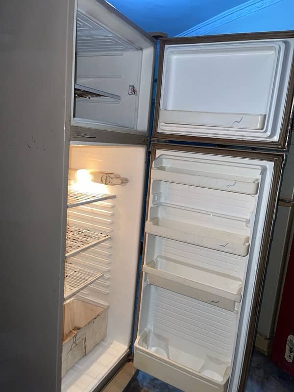 Dawlance Refrigerator 9166D 6