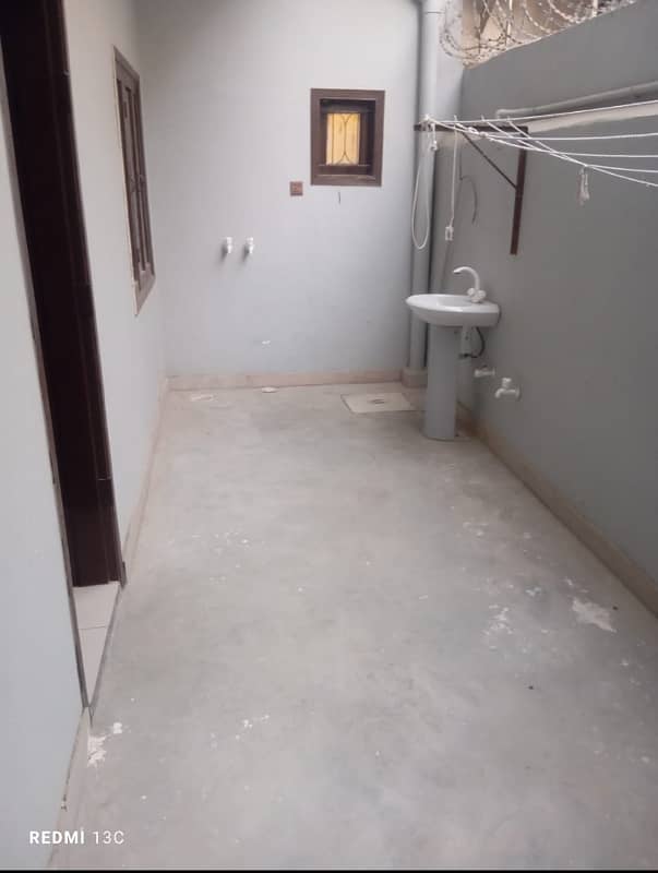 Rent 240 3bed. d. d ground fully renovated Alladin k sath Gulshan block 10 A 3