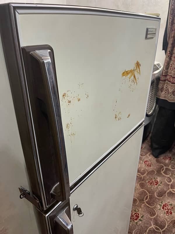 Fridge for sale 2 door in good condition 3