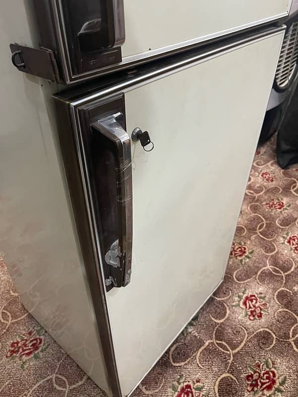 Fridge for sale 2 door in good condition 4