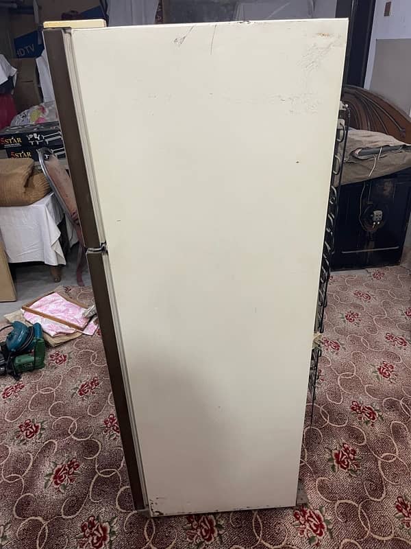 Fridge for sale 2 door in good condition 6