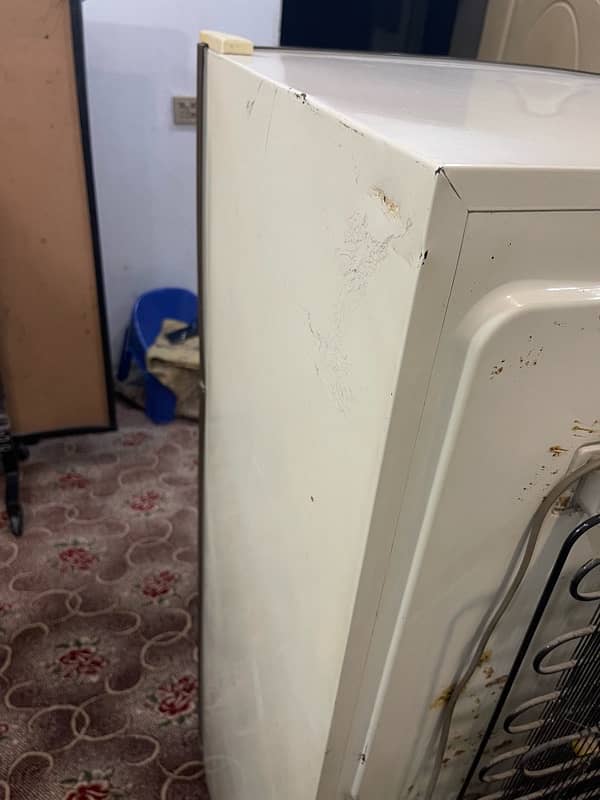 Fridge for sale 2 door in good condition 7