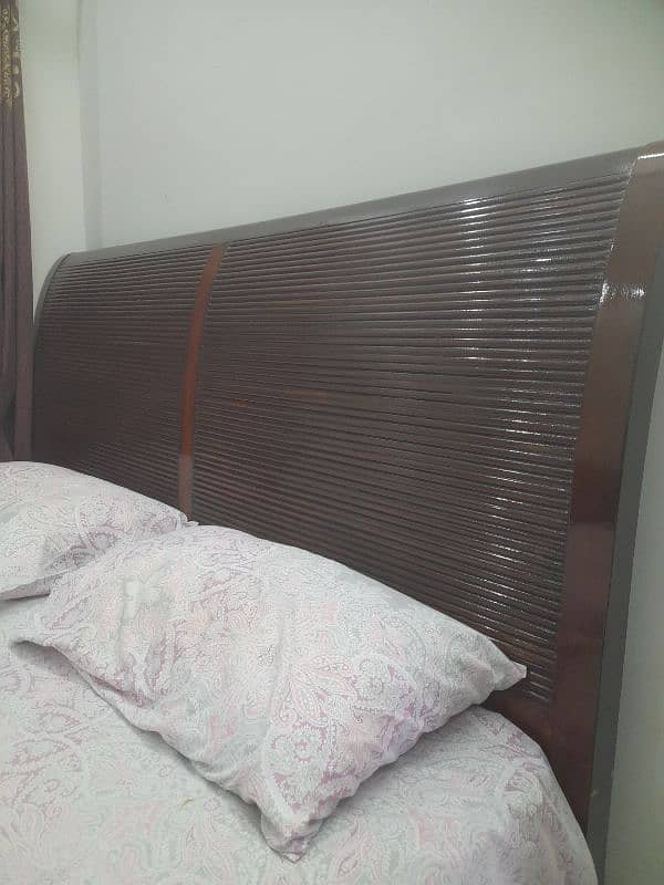 Wooden bed set 4