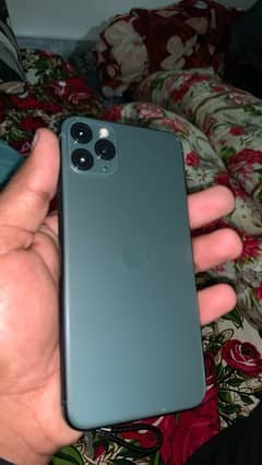 iphone 11 pro max with charger