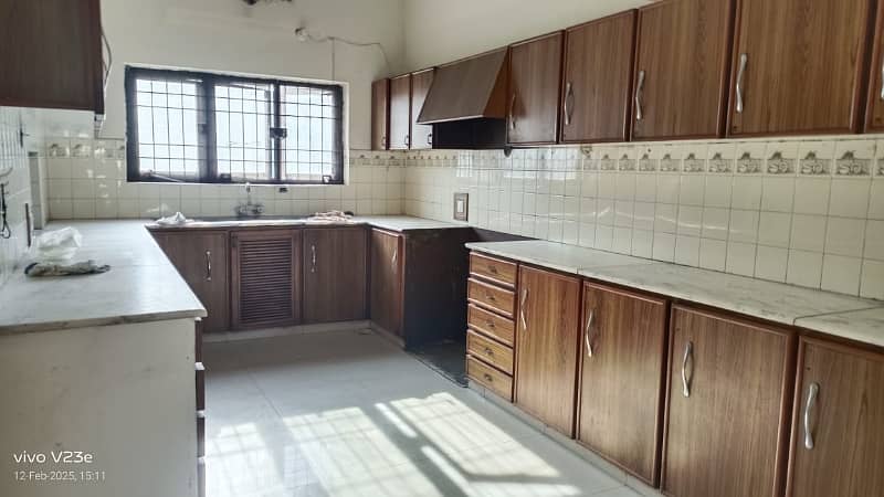 2 Kanal Upper Portion With Servant Quarter Is Available For Rent In Dha Phase 1 Near H Block 3