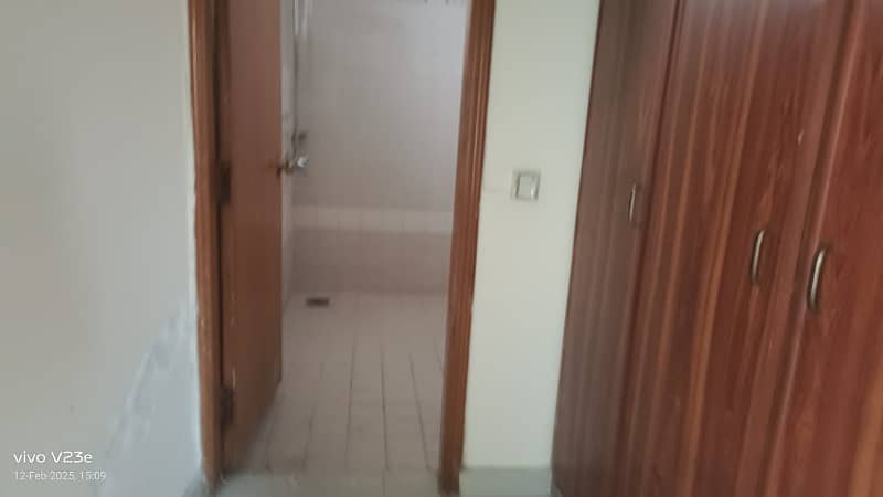 2 Kanal Upper Portion With Servant Quarter Is Available For Rent In Dha Phase 1 Near H Block 12