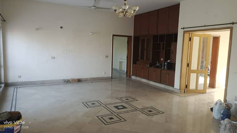 2 Kanal Upper Portion With Servant Quarter Is Available For Rent In Dha Phase 1 Near H Block 17