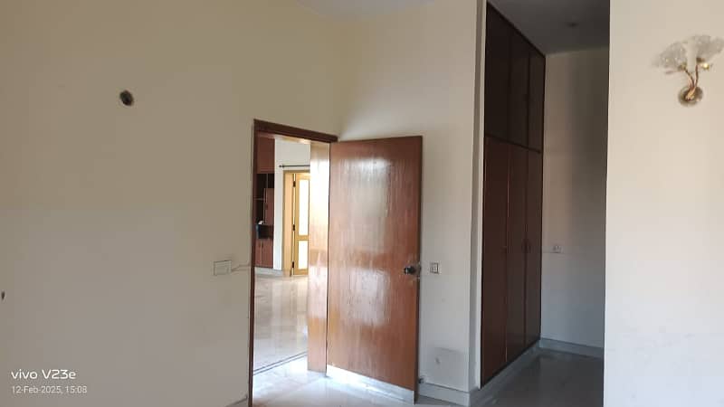 2 Kanal Upper Portion With Servant Quarter Is Available For Rent In Dha Phase 1 Near H Block 18