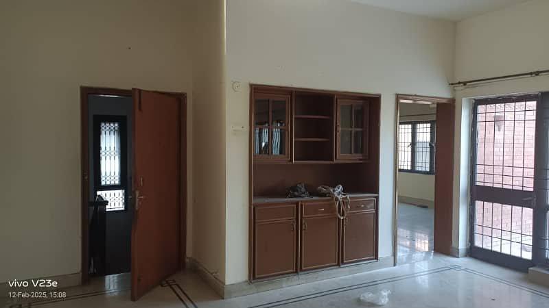 2 Kanal Upper Portion With Servant Quarter Is Available For Rent In Dha Phase 1 Near H Block 24