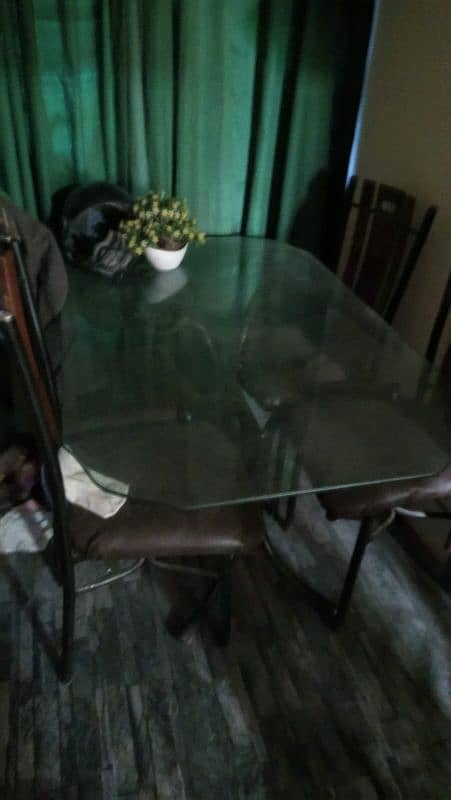 Dining table w 4 chairs for sale 1