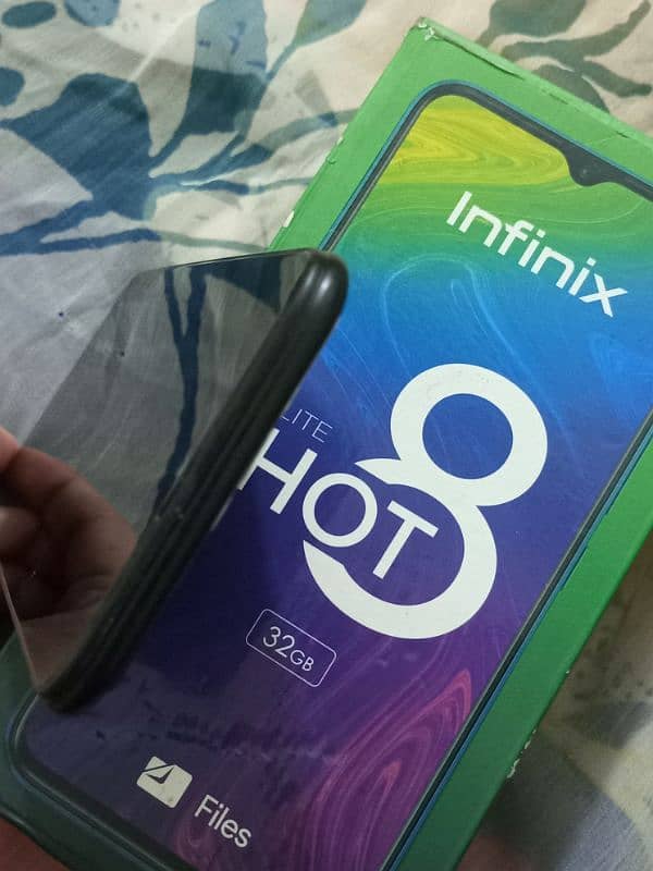 infinix hot 8 lite 2/32 condition finger print front back camera ok 2