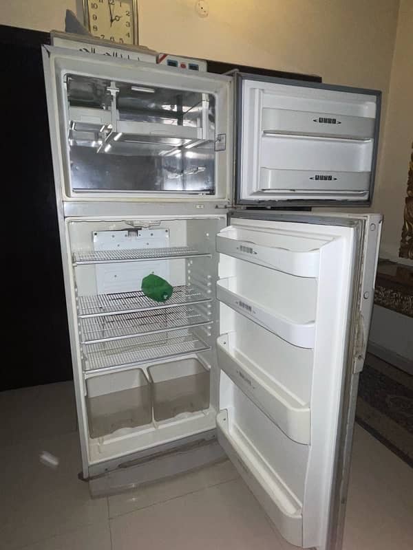 Dawlance Signature Refrigerator (2-Door) 1