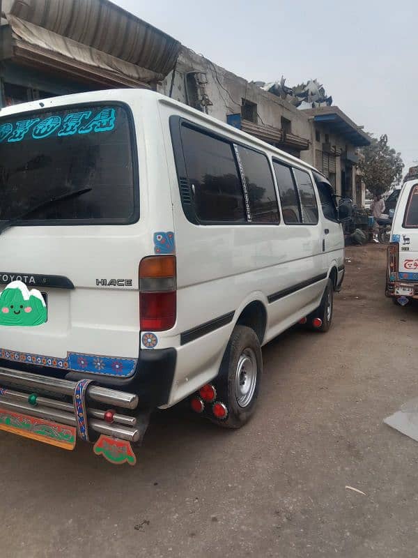 toyota hiace 2