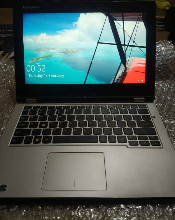 Lenovo Yoga 211 Touch Screen. 3