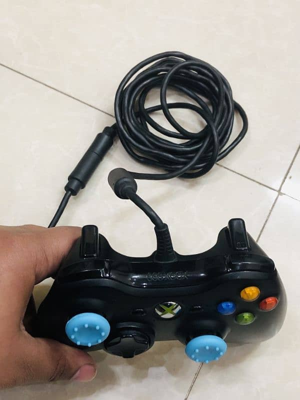 Xbox 360 original Wired controller 5