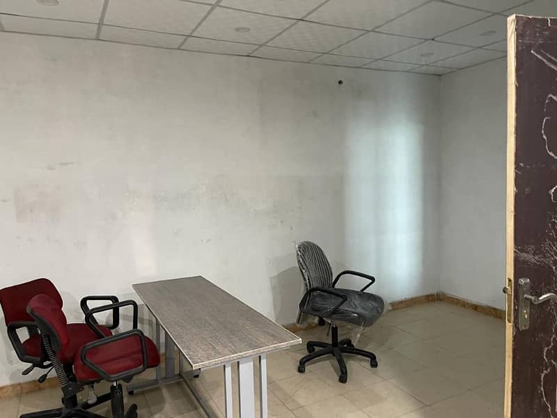 2000 Sq/Feet Office Available For Rent At Main Susan Road 1