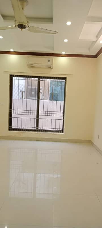 2 KANAL FULL HOUSE IS AVAILABLE FOR RENT IN DHA PHASE 2 Near Lalik Jan Chowk 3