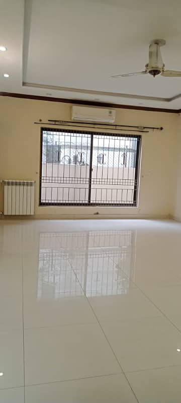 2 KANAL FULL HOUSE IS AVAILABLE FOR RENT IN DHA PHASE 2 Near Lalik Jan Chowk 4