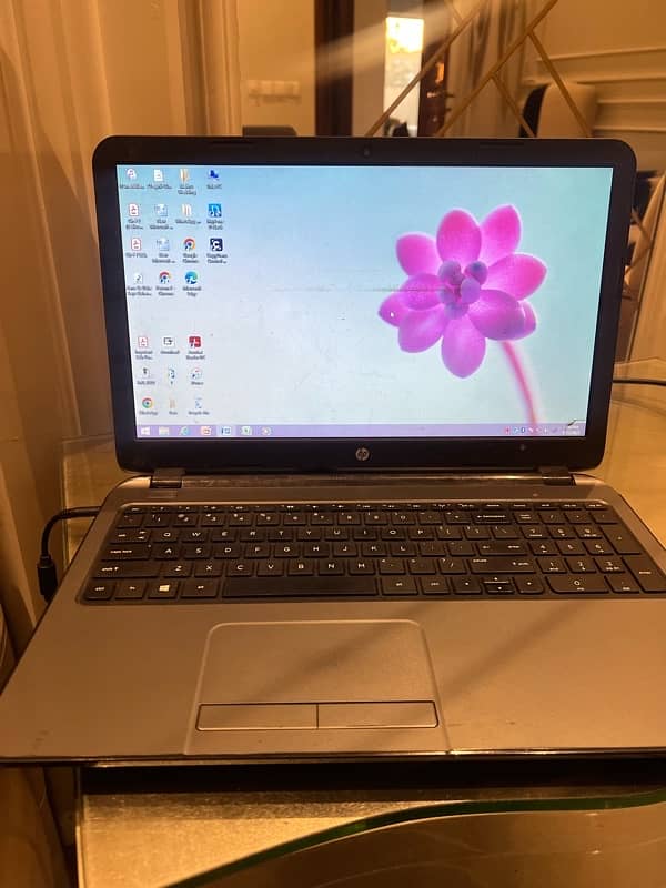 HP LAPTOP Core i3 1