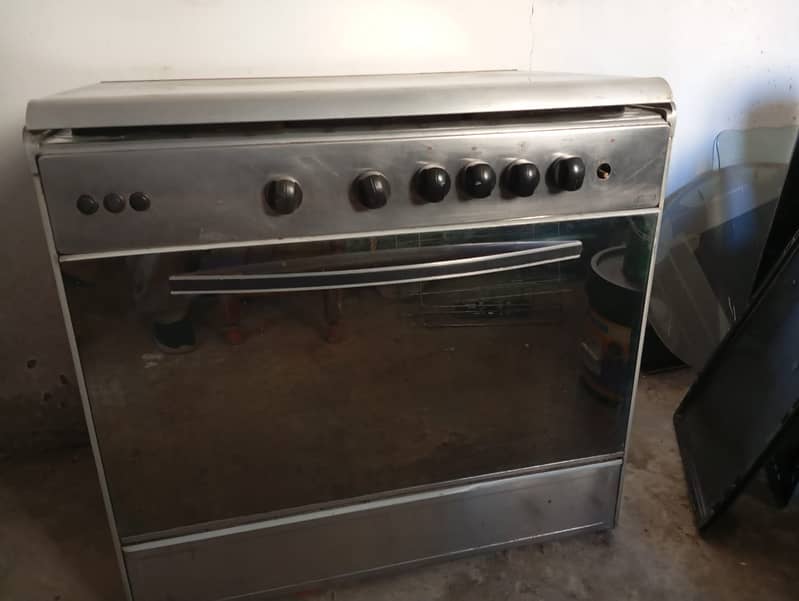 Canon Gas Oven with 5 burners 3