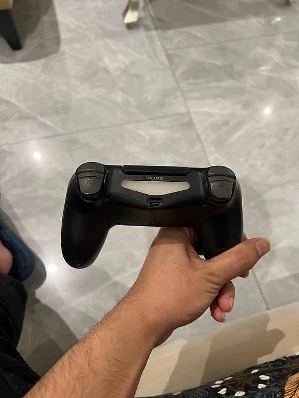 PS4 Controller 1