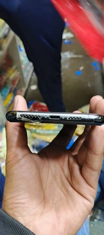 Iphone 11 pro max 10 by 10 condition non PTA 256 GB 4