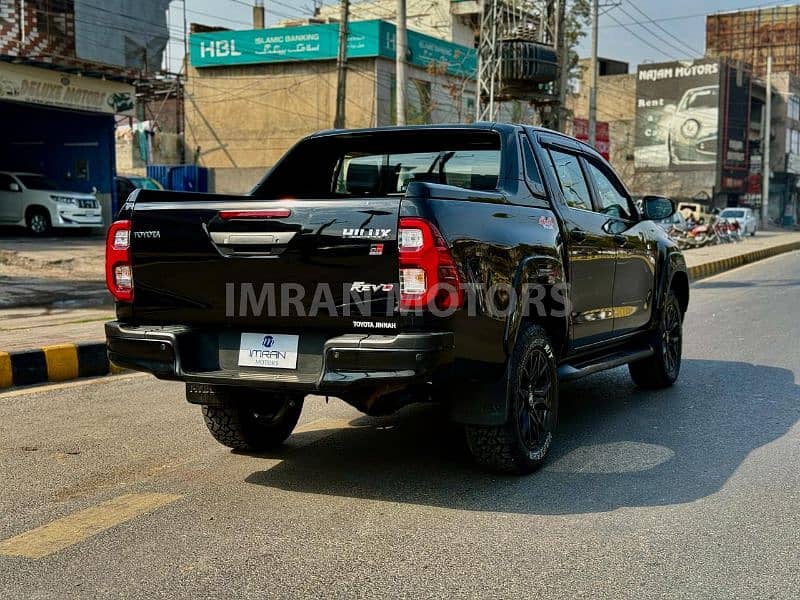 Toyota Hilux Revo GRs 2024 3