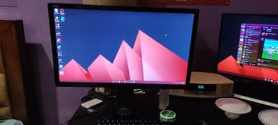 Asus 24" 1080p144hz 1ms VG248qe no flaws