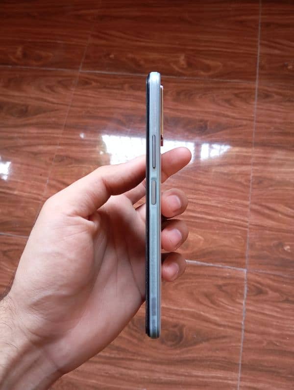 Vivo Y21 4