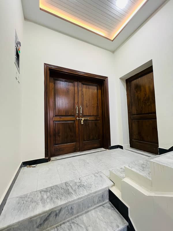 Vip 5 Marla corner house available for sale in wapda Town Tarujabba 22