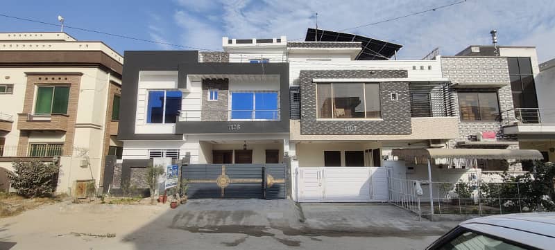 Luxurious 7 Marla Double-Story House for Sale ( Short Corner ) 0