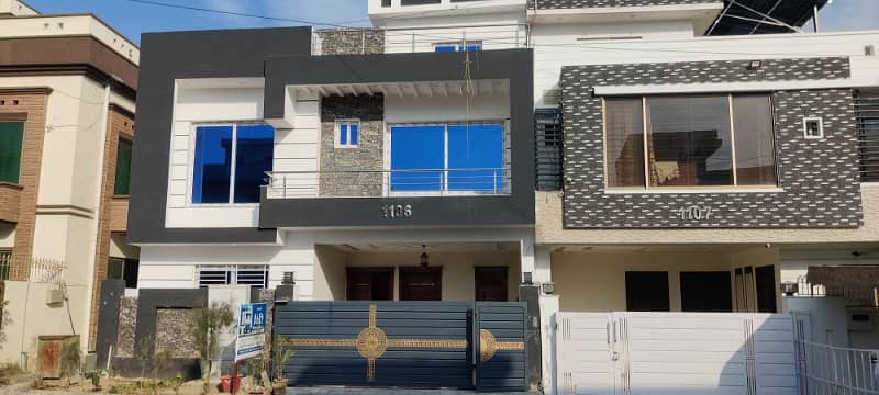 Luxurious 7 Marla Double-Story House for Sale ( Short Corner ) 15