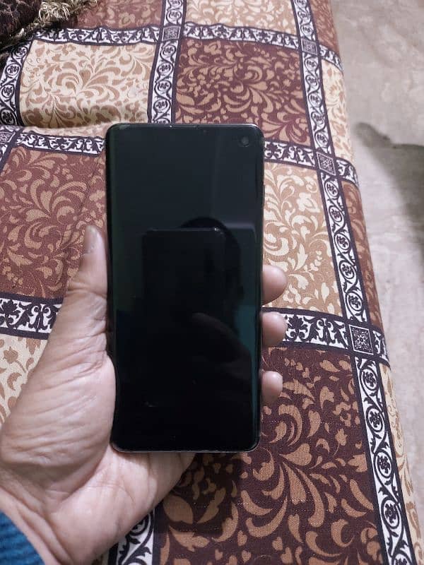 samsung galaxy s10 nice condition in normal price 1