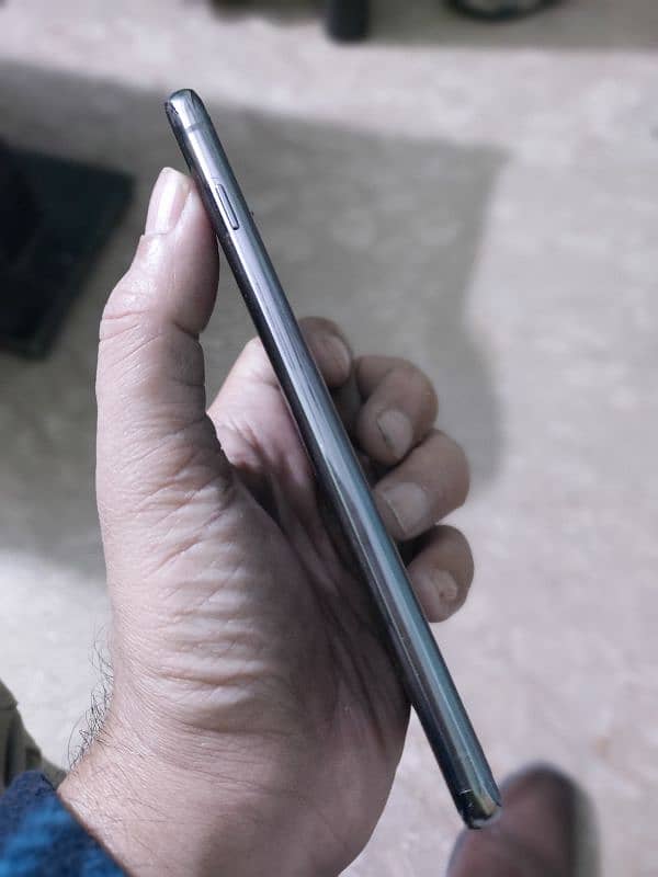 samsung galaxy s10 nice condition in normal price 6