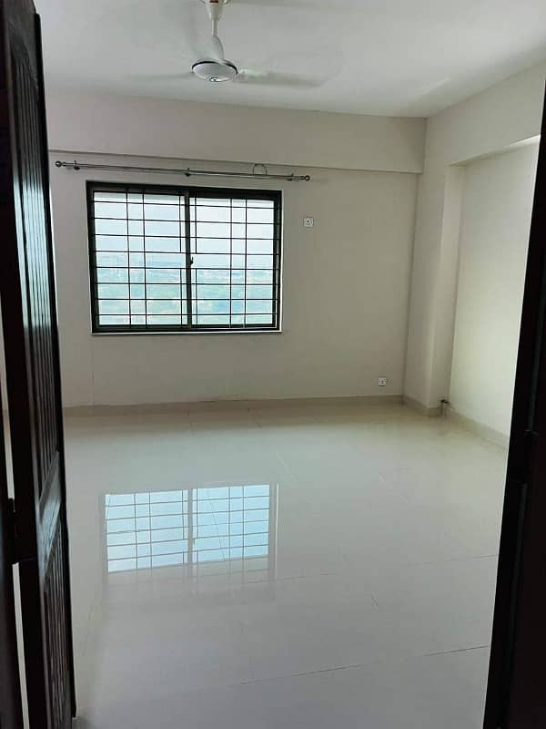 10 Marla 3 Bed Flat For Sale In Askari 11 Lahore 11