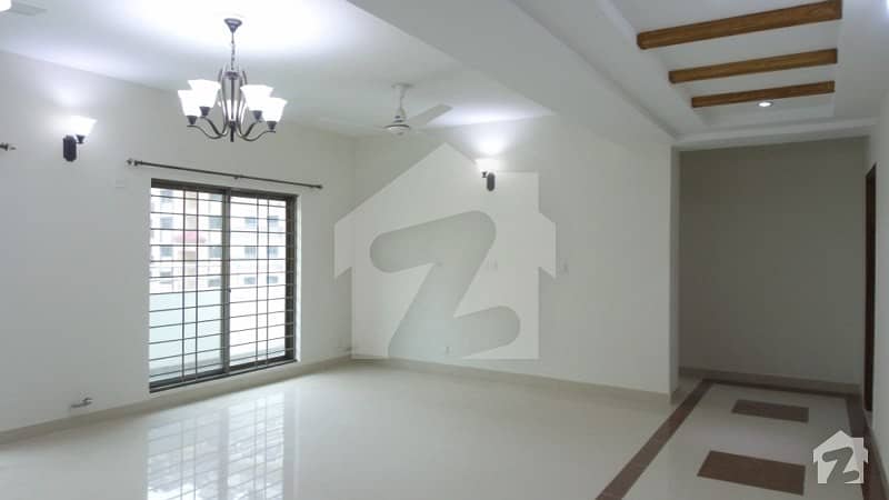 10 Marla 3 Bed Brand New Flat For Sale In Askari 11 Lahore 10