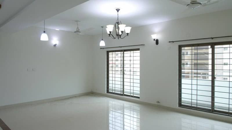 10 Marla 3 Bed Brand New Flat For Sale In Askari 11 Lahore 11