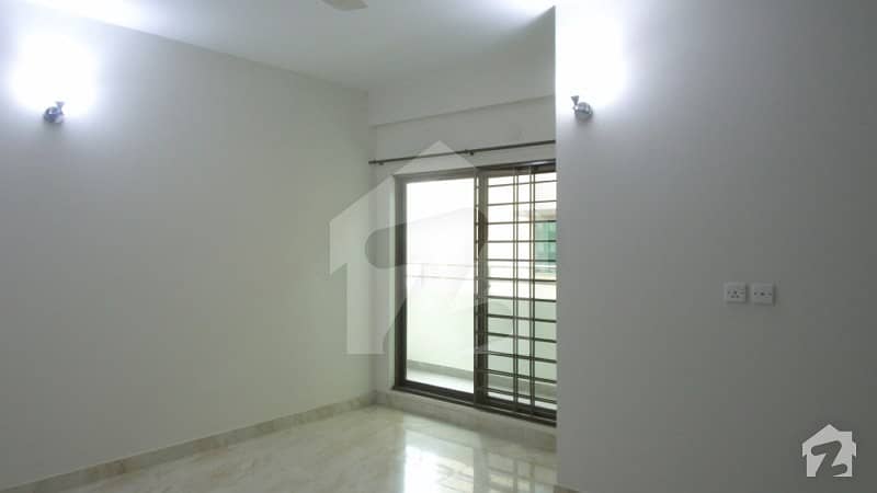 10 Marla 3 Bed Brand New Flat For Sale In Askari 11 Lahore 12