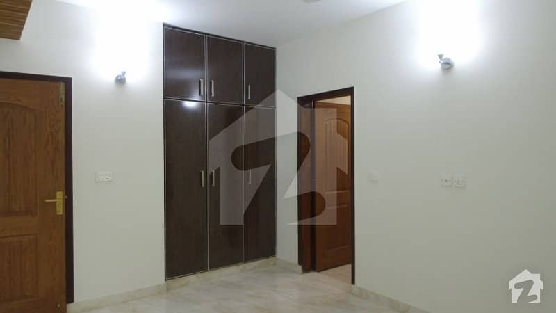 10 Marla 3 Bed Brand New Flat For Sale In Askari 11 Lahore 19