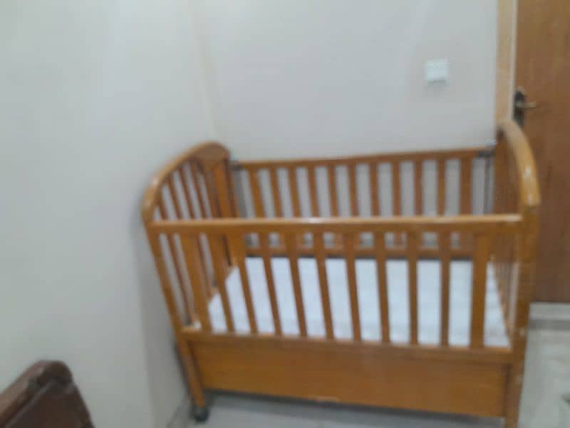 baby cot 2