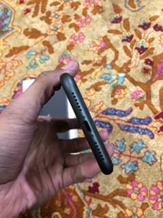 iPhone 11’ 100 bh 1 month use only