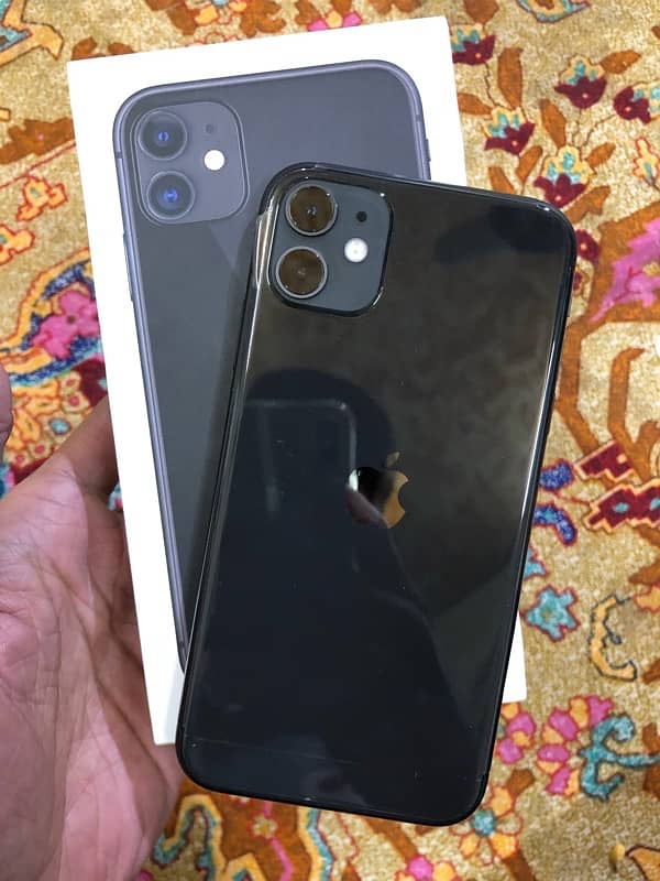 iPhone 11’ 100 bh 1 month use only 3