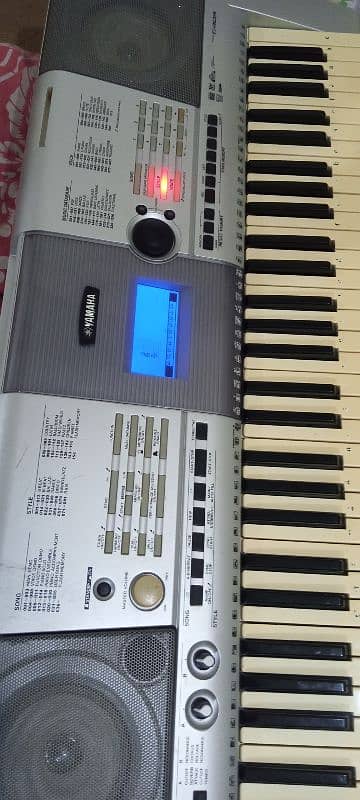 Yamaha PSR E403 Professional Piano Keyboard Casio Roland Korg 3