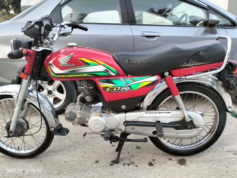 Honda CD 70 2022 last 9 month totally genuine condition Karachi number 2