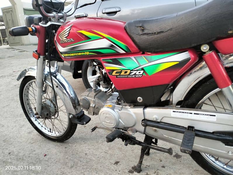 Honda CD 70 2022 last 9 month totally genuine condition Karachi number 16