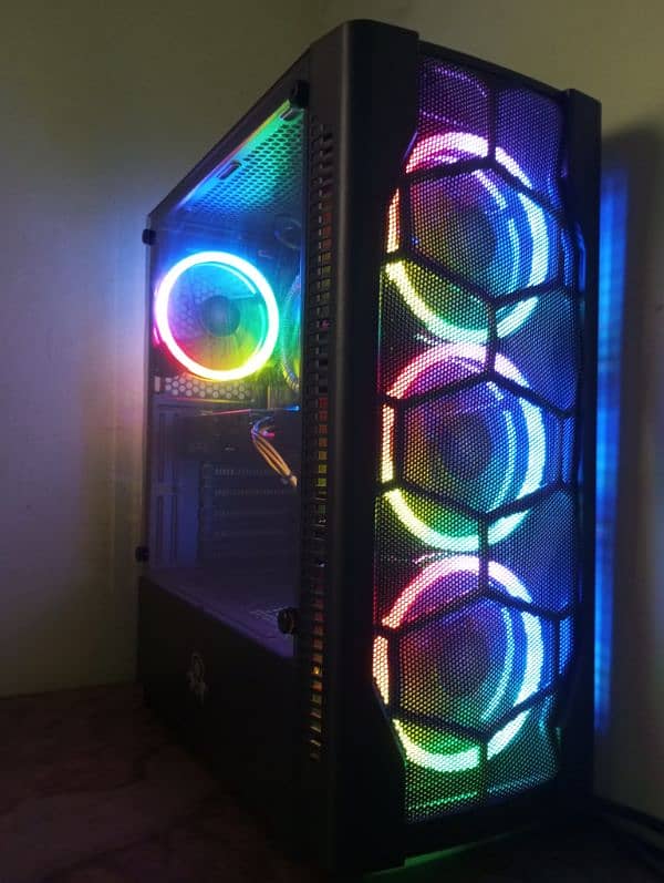 Custom pc build Intel i5 6600, 24 GB ram ddr4, Rx 580 8 GB GPU 0