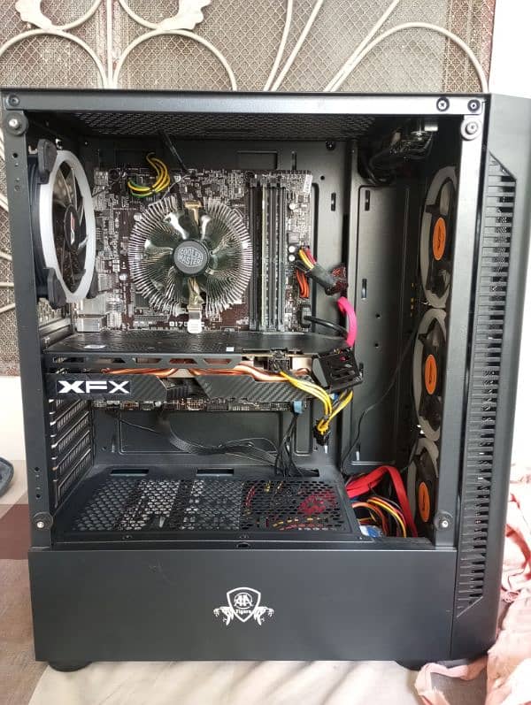 Custom pc build Intel i5 6600, 24 GB ram ddr4, Rx 580 8 GB GPU 1