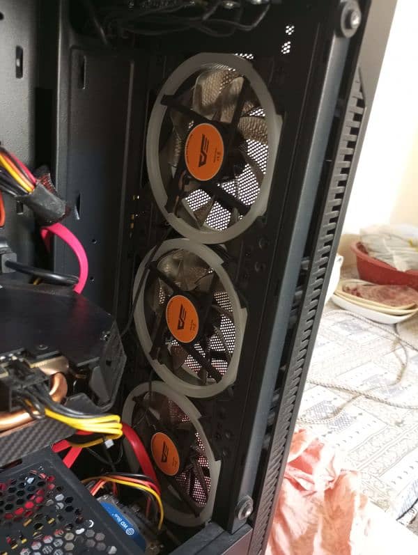 Custom pc build Intel i5 6600, 24 GB ram ddr4, Rx 580 8 GB GPU 3