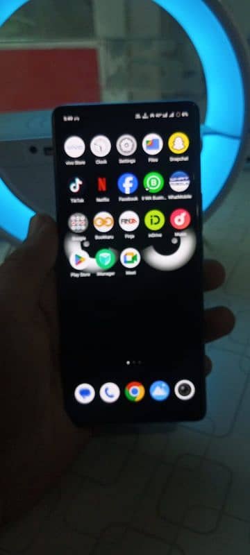 VIVO V30e 8+8/256 3